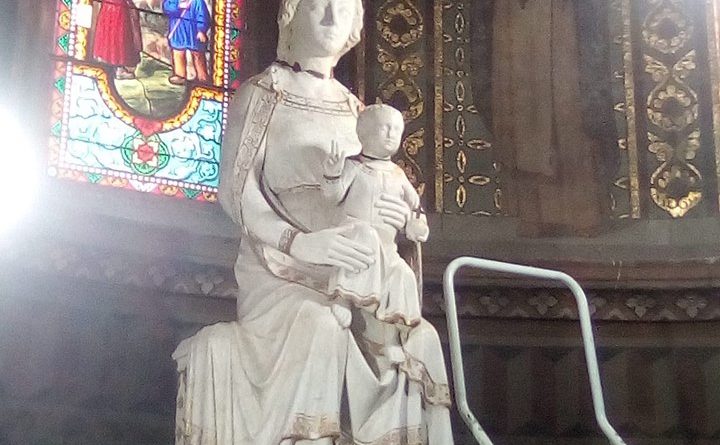 statue sainte chapelle bourbon l'archambault