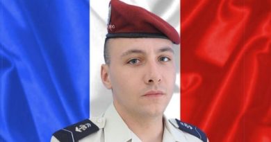 Louis XX rend hommage aux deux soldats français morts au Mali morts pour la france