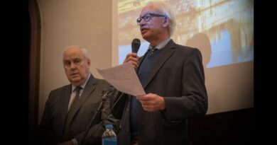 Bicentenaire de la naissance du comte de Chambord. Introduction de Benoit Courtin et Jacques Hogard jacques hogard et benoit courtin