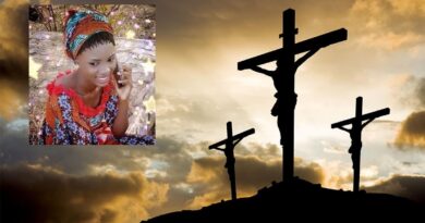 Lapidation de Déborah Samuel : l’Église d’Afrique compte une nouvelle martyre dans ses rangs Lapidation de Déborah Samuel : l’Église d’Afrique compte une nouvelle martyre dans ses rangs