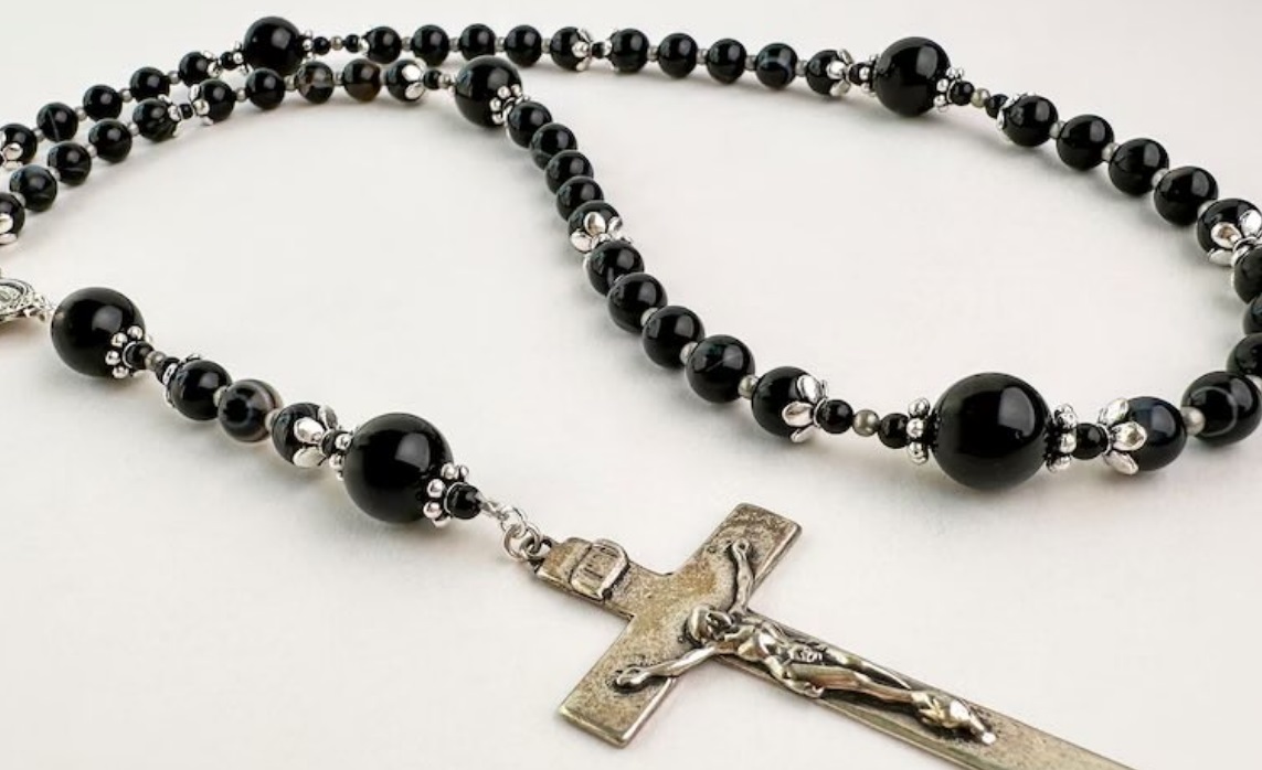 crucifix bree solstad